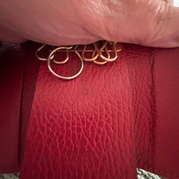 Authentic Gucci GG Marmont 6-Ring Key Case – Hibiscus Red Leather - Picture 4 of 6